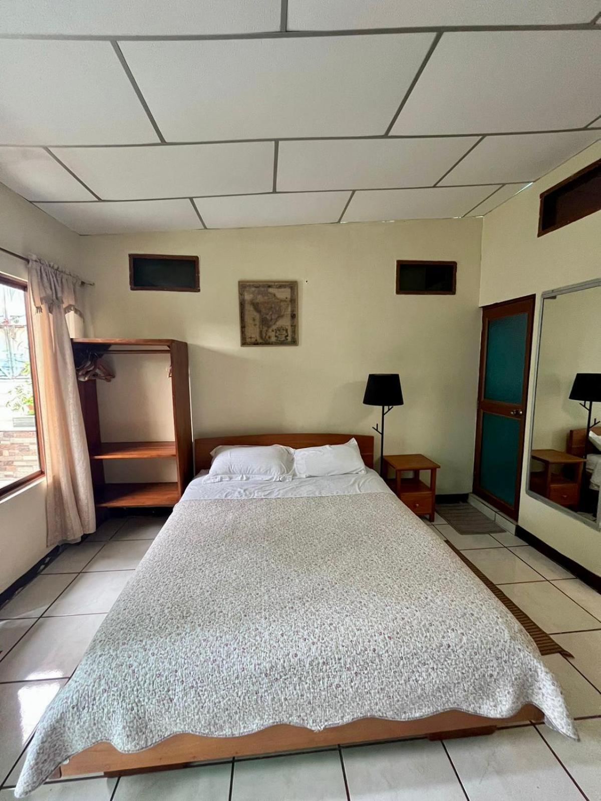 Nelyza'S Suites & Adventure Puerto Ayora  Dış mekan fotoğraf