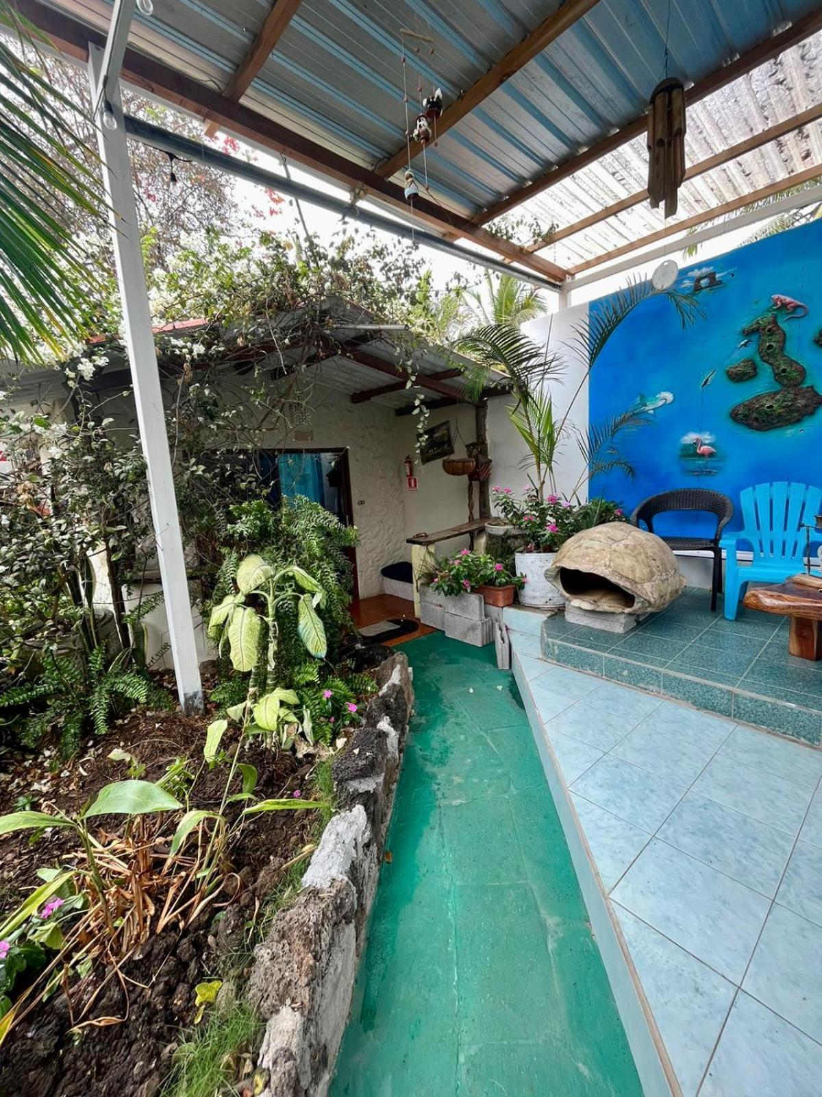 Nelyza'S Suites & Adventure Puerto Ayora  Dış mekan fotoğraf
